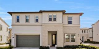 121 Fremont Gallery 1