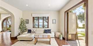 16 Shore Walk Gallery 20