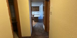 Spacious Upstairs 1 Bed Apartment! Gallery 6