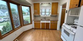 Charming 2 Bedroom 1 Bathroom now available for rent! Gallery 9