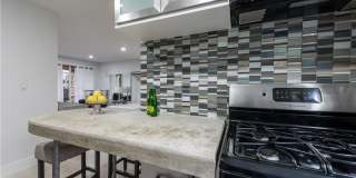 1212 Castle Hill St #7 Gallery 24