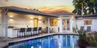 1116 N 13th Ct Gallery 1