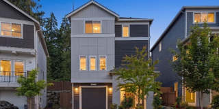 Modern 4-Bed Home in Northshore School District with A/C Gallery 1