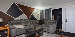 Beautiful 3-Bed 2-Bath Townhouse in Brooklyn Park! Gallery 4