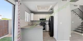 Charming Townhome Living in the Heart of Chandler – Community Pool & Prime Location! Gallery 9