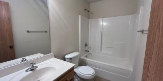 1309-1323 W Lotus Gallery 10