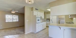 10645 W Saratoga Cir Gallery 6