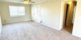 4810 NW Hoover- AVAILABLE NOW! 4810 NW Hoover- AVAILABLE NOW! Gallery 7