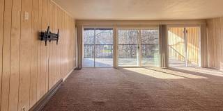 RENT SPECIAL: ½ Off First Full Month's Rent With One Year Lease!  ~ 227 24th Gallery 18