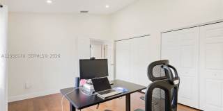 9717 SW 111th Ter Gallery 11