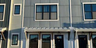 Adorable townhome in Josephine Crossing! Gallery 1