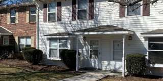 4 Bedroom 2.5 Bath Townhouse Gallery 1
