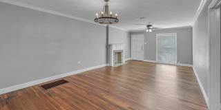 Newly Updated 2BD 1BA Duplex Home - Available Now! Newly Updated 2BD 1BA Duplex Home - Available Now! Gallery 11