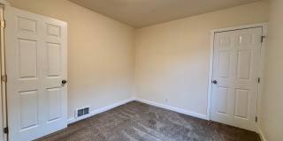 2018 S 104th St Gallery 15