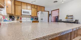 Spacious 3 bedroom 2 bath home with Solar Panels Gallery 7