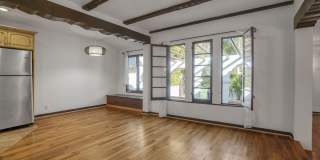449 N Sweetzer Ave Gallery 7