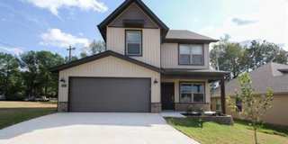 Awesome home with great location in Rogers Gallery 1