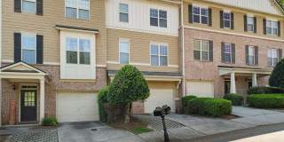 1798 Oakbrook Lane NW Gallery 2