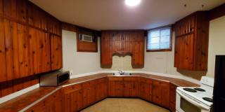 Large 1 bedroom remodeled apartment, washer/dryer hookups Gallery 1