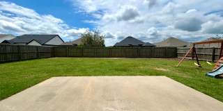 Gorgeous Home with Vaulted Ceilings and Large Fenced Yard! Spacious 3 Bedroom and 2 Bath Home! Gallery 36