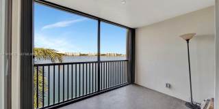 117 Lake Emerald Dr Gallery 25