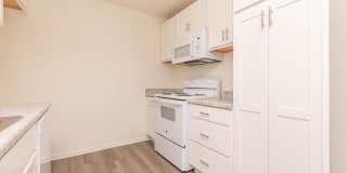 Highland Creek Apartment Homes Gallery 16