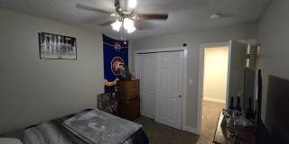 2 Bed, 1.5 Bath Townhome with Garage Near McKee Medical Center Gallery 11