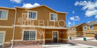 Large Family Townhome Gallery 1
