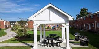 The Landing at Oyster Point Gallery 11