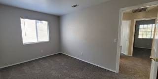 Beautiful 4 Bedroom Home in Green Valley Gallery 27