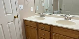 Very sharp 3 BR, 2.5 bathroom,  updated appliances, hardwood flooring Gallery 5