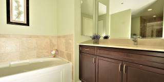 65 E Monroe Street Gallery 20