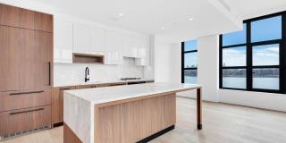 29 HURON Street Gallery 19