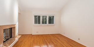 Spacious 3BD/2.5BA Mesa Townhome! (Walking distance to the beach) Spacious 3BD/2.5BA Mesa Townhome! (Walking distance to the beach) Gallery 7