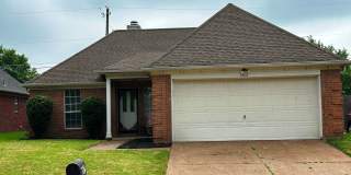 Move In Ready! Fresh Paint! Fridge Included! Split Bedroom Floor Plan! Fenced In Backyard! Gallery 1