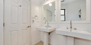 2439 N Burling St Gallery 7