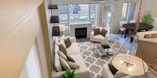 Charming 2BR Townhome in Phoenix Gallery 4