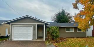 Fully Remodeled 3BR Home with Huge Fenced Backyard Gallery 1