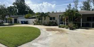Beautiful 2/2 with dock and boat access Gallery 3