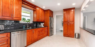 21320 NE 25th Court Gallery 10