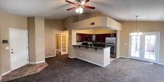 3 Bedroom Condo - Gated - Summerlin - Detached Garage- New Carpet Gallery 6