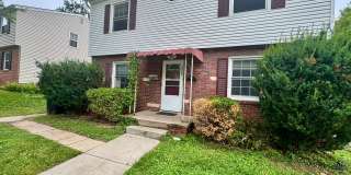 Ground-Floor 2BR/1BA in Midtown Omaha Gallery 1