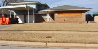 Huge Playroom - Family Room! Gallery 1