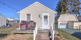 604 1/2 12th Avenue Gallery 19