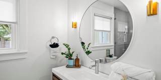17 26th Avenue Gallery 10