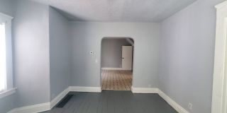 Charming 4-Bedroom Property in Prime Location Gallery 7