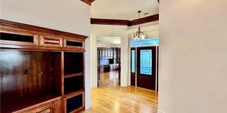 Prime Location 4 Bedroom 3 1/2 bath 2 garages! Gallery 6