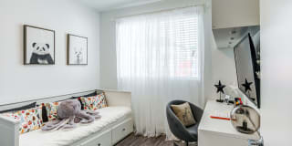 Sophia Square Gallery 6