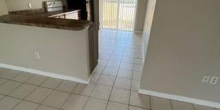 3 Bedroom, 1 bathroom Duplex Winter Haven! Gallery 6