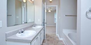 Lakeshore Grande Gallery 8